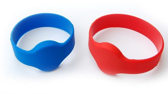 ISO 14443 A 13.56 Mhz Rfid βραχιόλι Σιλικόνιο PVC RFID ενεργοποιημένο βραχιόλι