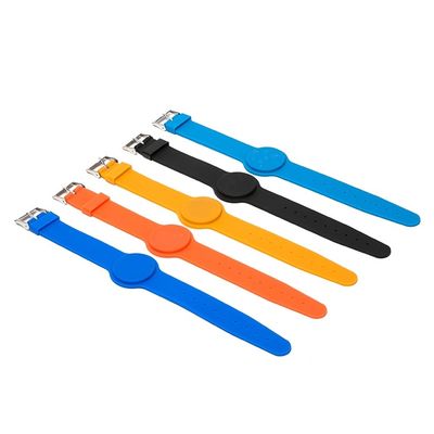 OEM Smart Silicone NFC RFID χειροπέδες ελέγχου πρόσβασης 13.56MHZ για εκδηλώσεις φεστιβάλ