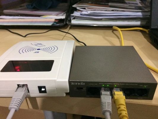 Χρήση σε επιφάνεια εργασίας TCP RFID Proximity POE Card Reader Writer με οθόνη LCD